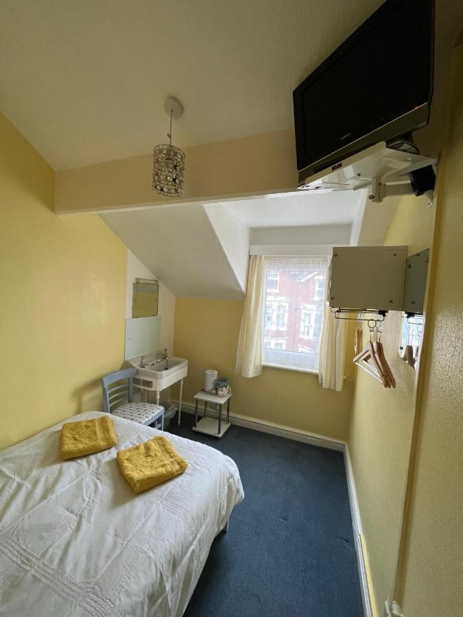 Glenroyd Guesthouse Блекпул Екстериор снимка
